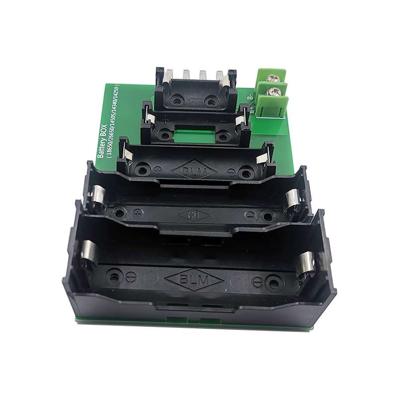 Accessoire test batterie universel 5-en-1 disponible chez ELECTRONIC SHOP